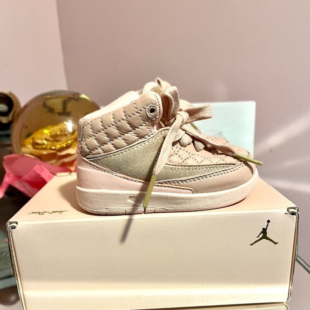 Rare Authentic Jordan 2 Retro Just Don Artic Orange (TD) 💕